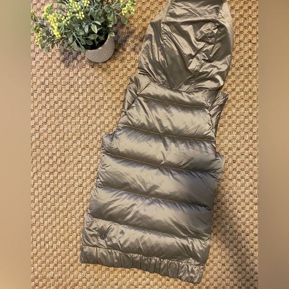 SOLD Lululemon Reversible Vest - Picture 9 of 12